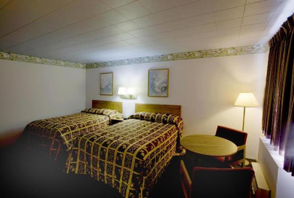 Double Room with Two Double Beds interior